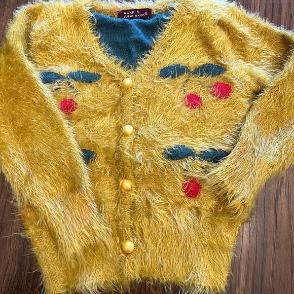 Beautiful Retro Girls Chartreuse cherry sweater. 🍒 size 5. - Picture 1 of 7